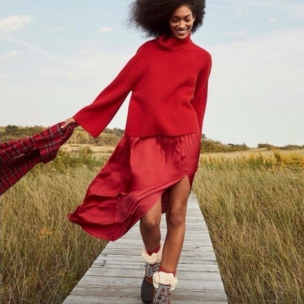 JCREW Side-slit Featherweight Satin Maxi Skirt in Deep Ruby Red. Small.